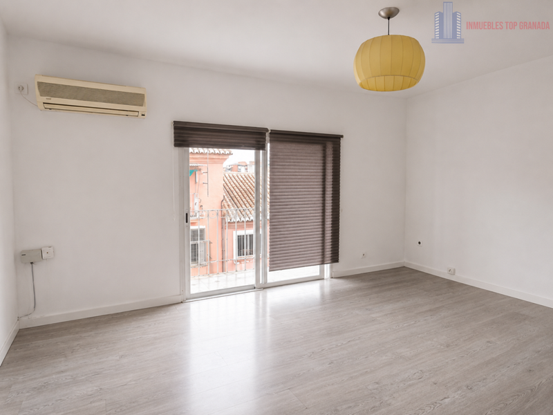 Venta de piso en Granada