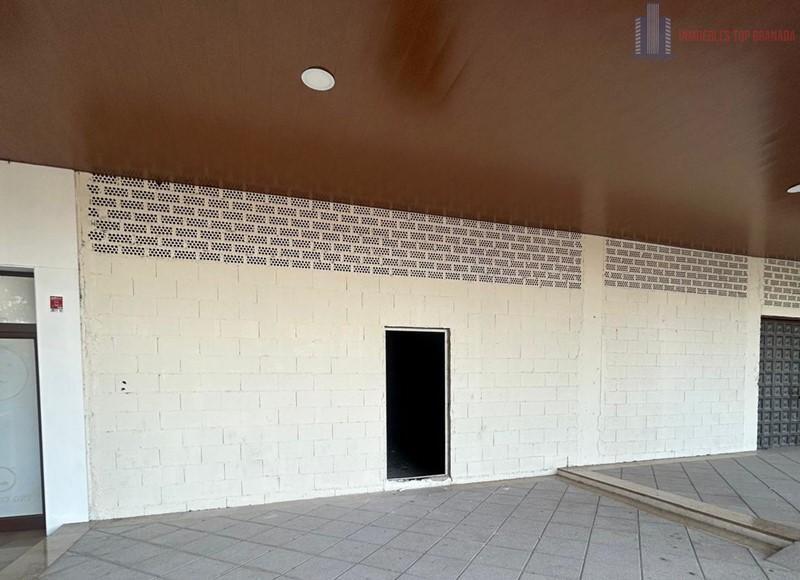 Venta de local en Atarfe