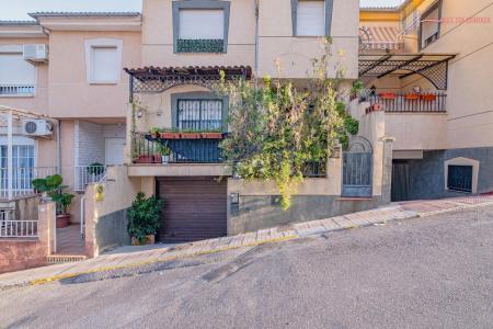 Venta de casa en Güevéjar