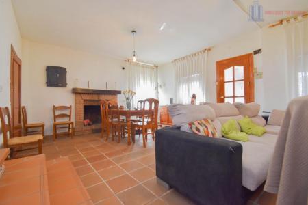 Venta de chalet en Huétor Vega