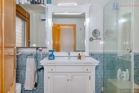 Venta de casa en Ambroz