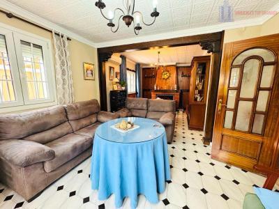 Venta de casa en Alhendín