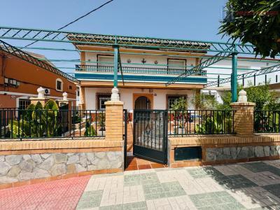 Venta de casa en Alhendín