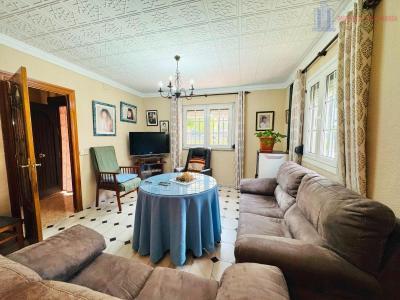Venta de casa en Alhendín