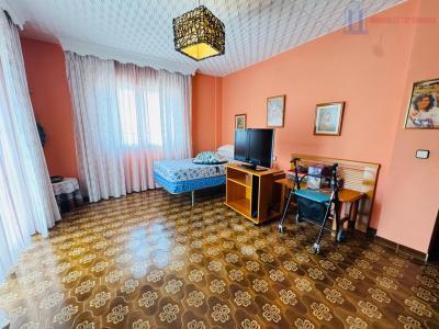 Venta de casa en Alhendín