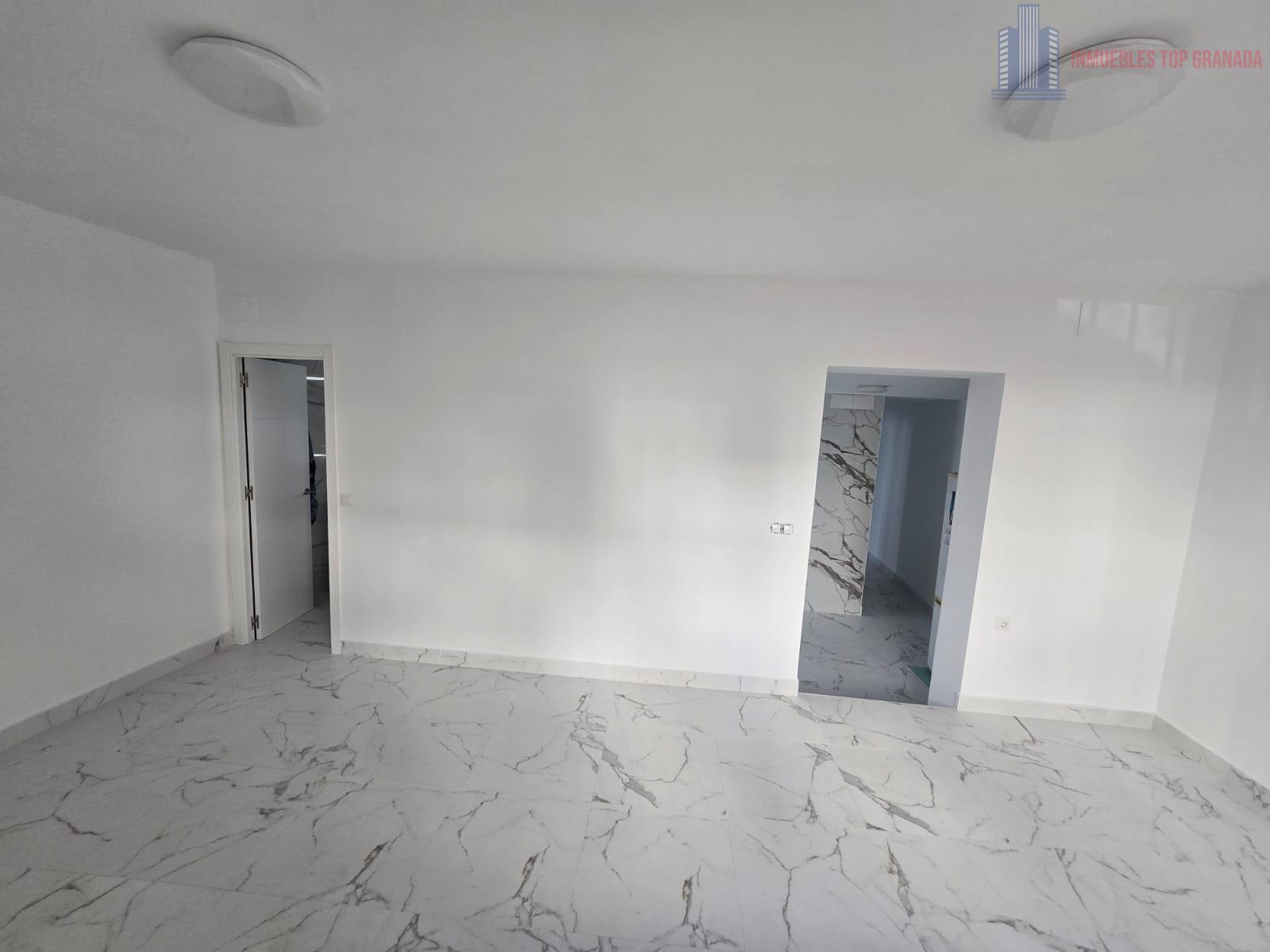 Venta de casa en La Zubia