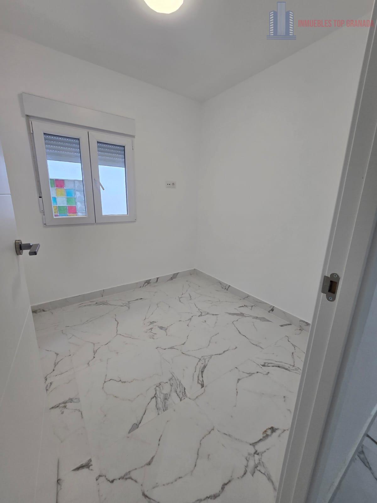 Venta de casa en La Zubia