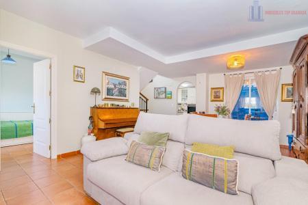 Venta de chalet en Huétor Vega