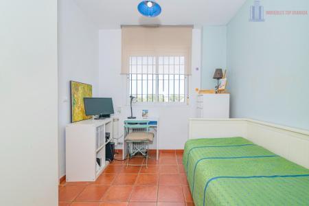 Venta de chalet en Huétor Vega
