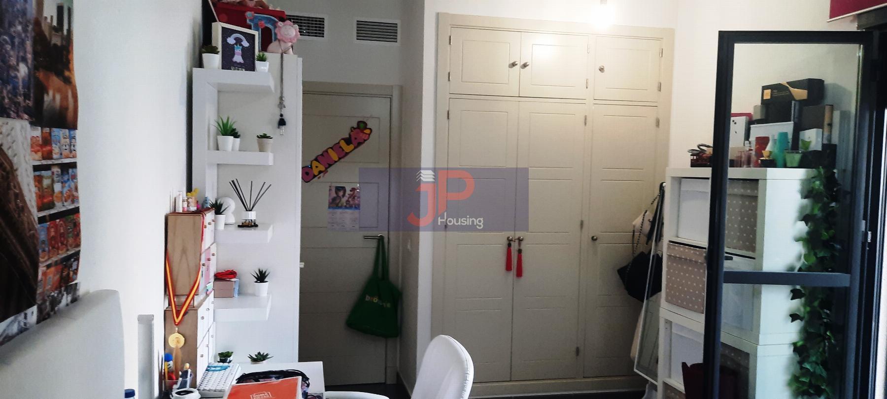 For sale of flat in El Puerto de Santa María