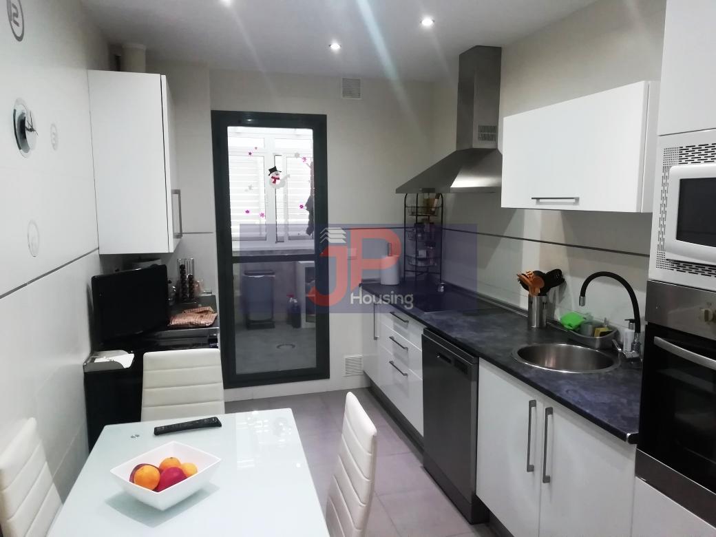 For sale of flat in El Puerto de Santa María