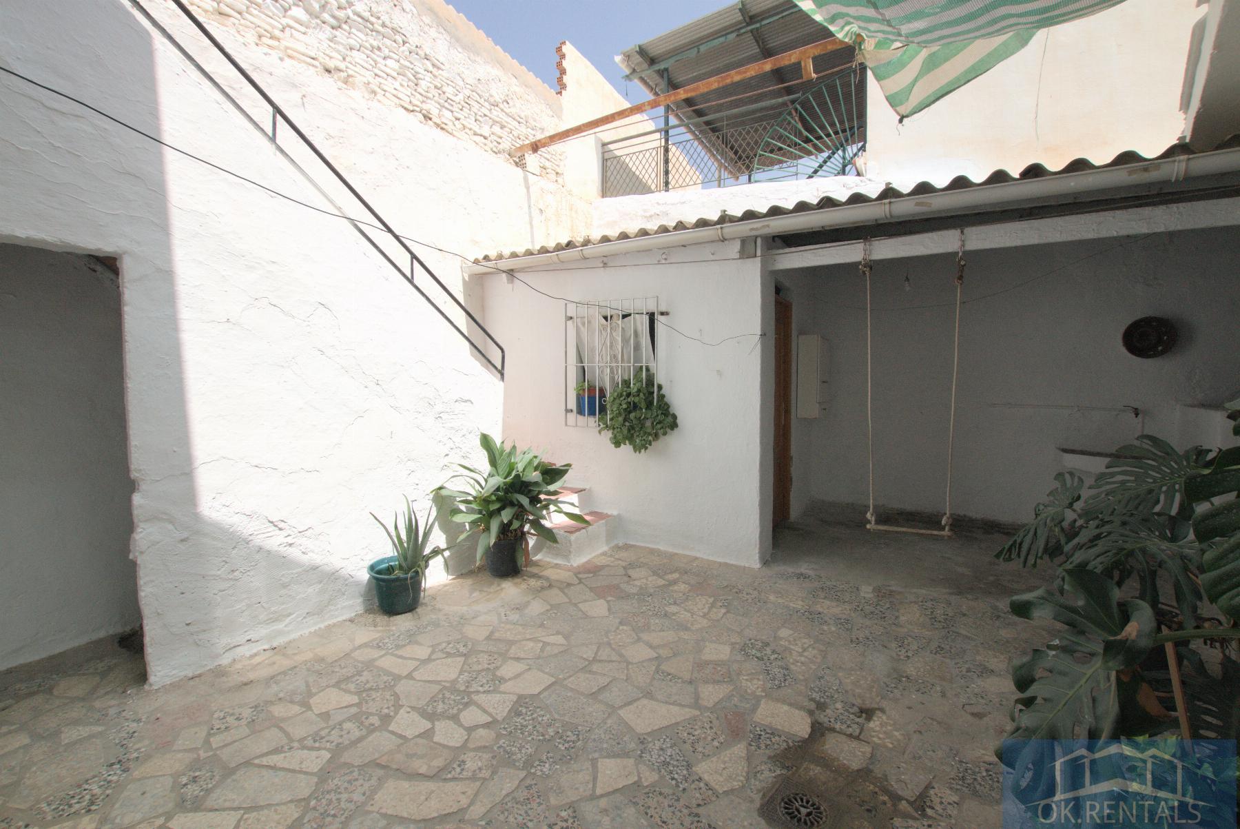 For sale of house in Vélez-Málaga