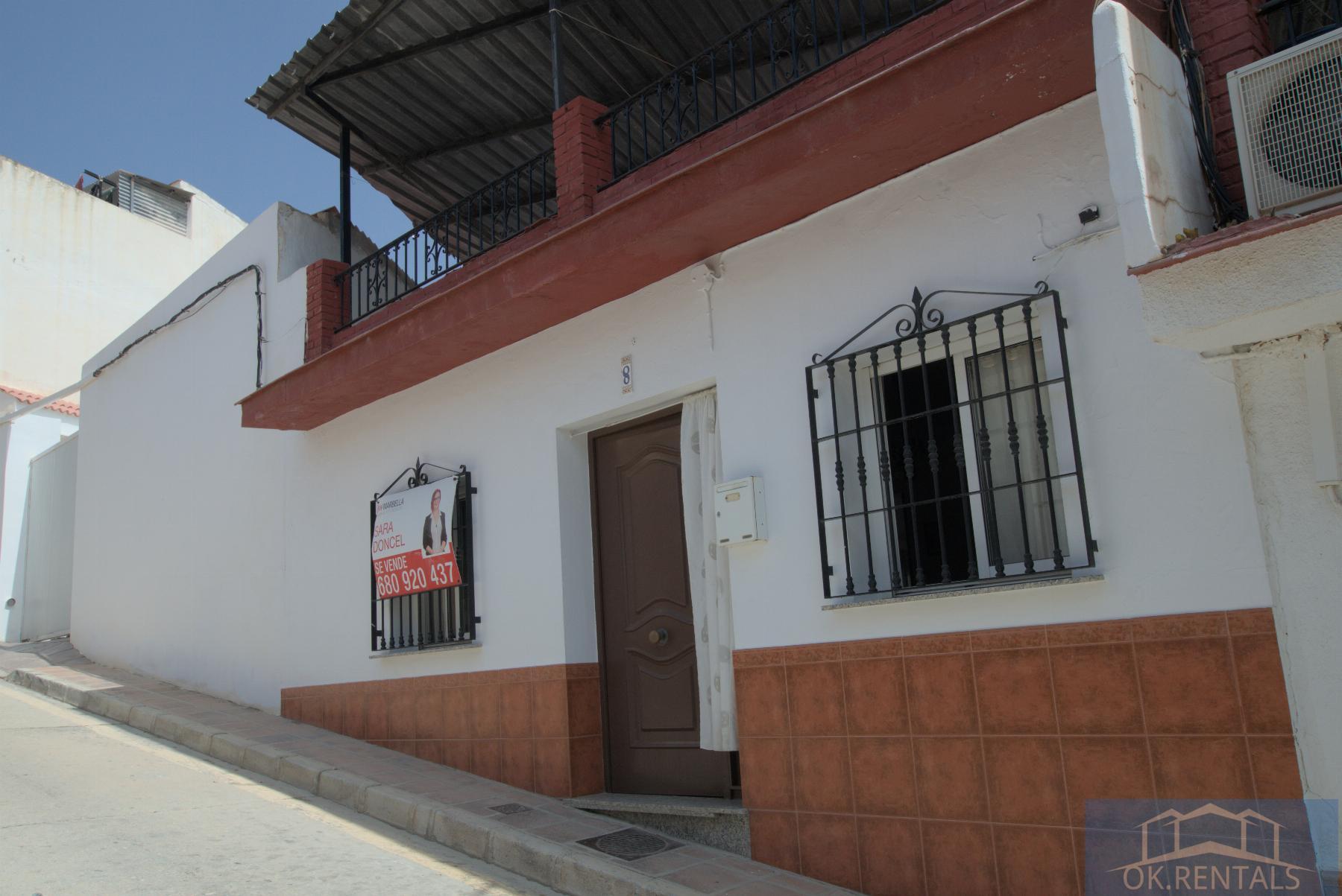 For sale of house in Vélez-Málaga