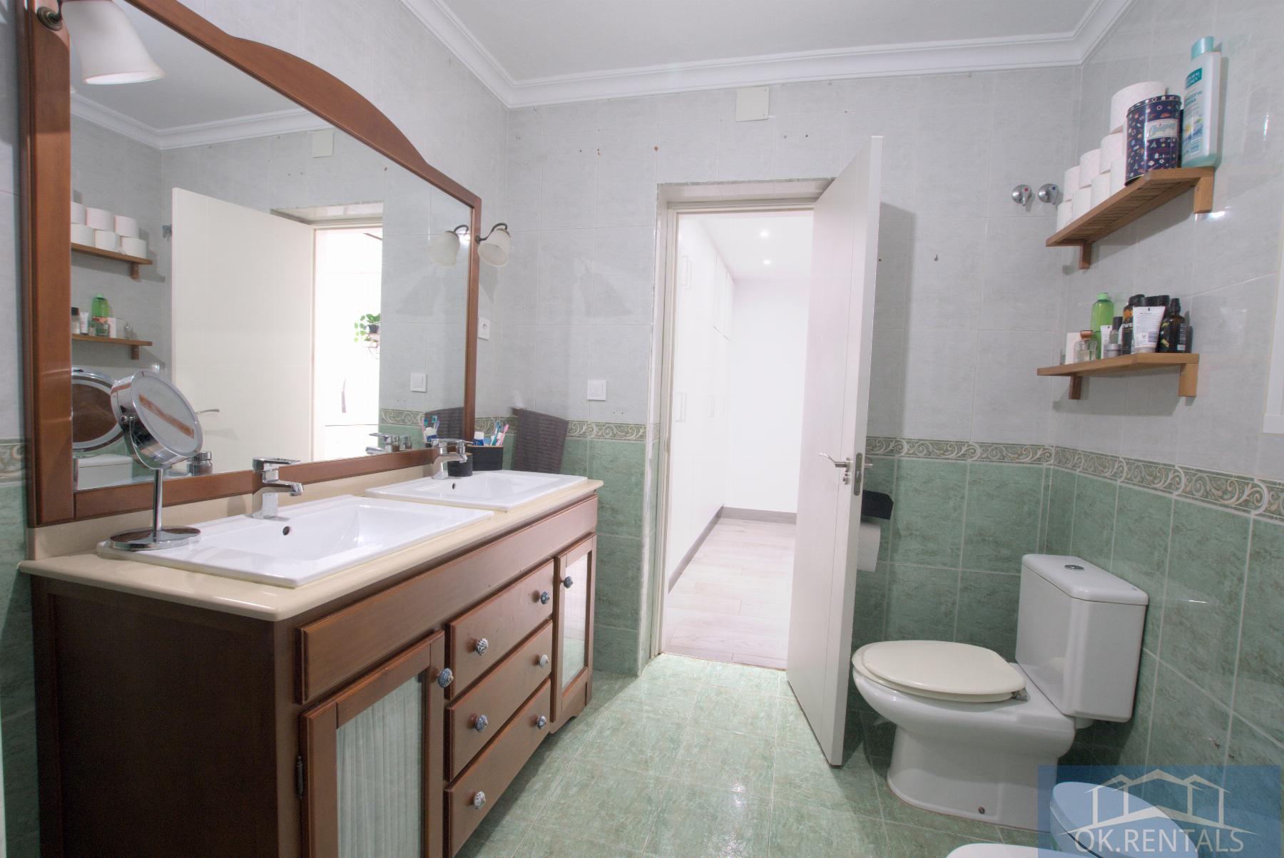 For sale of house in Alhaurín de la Torre