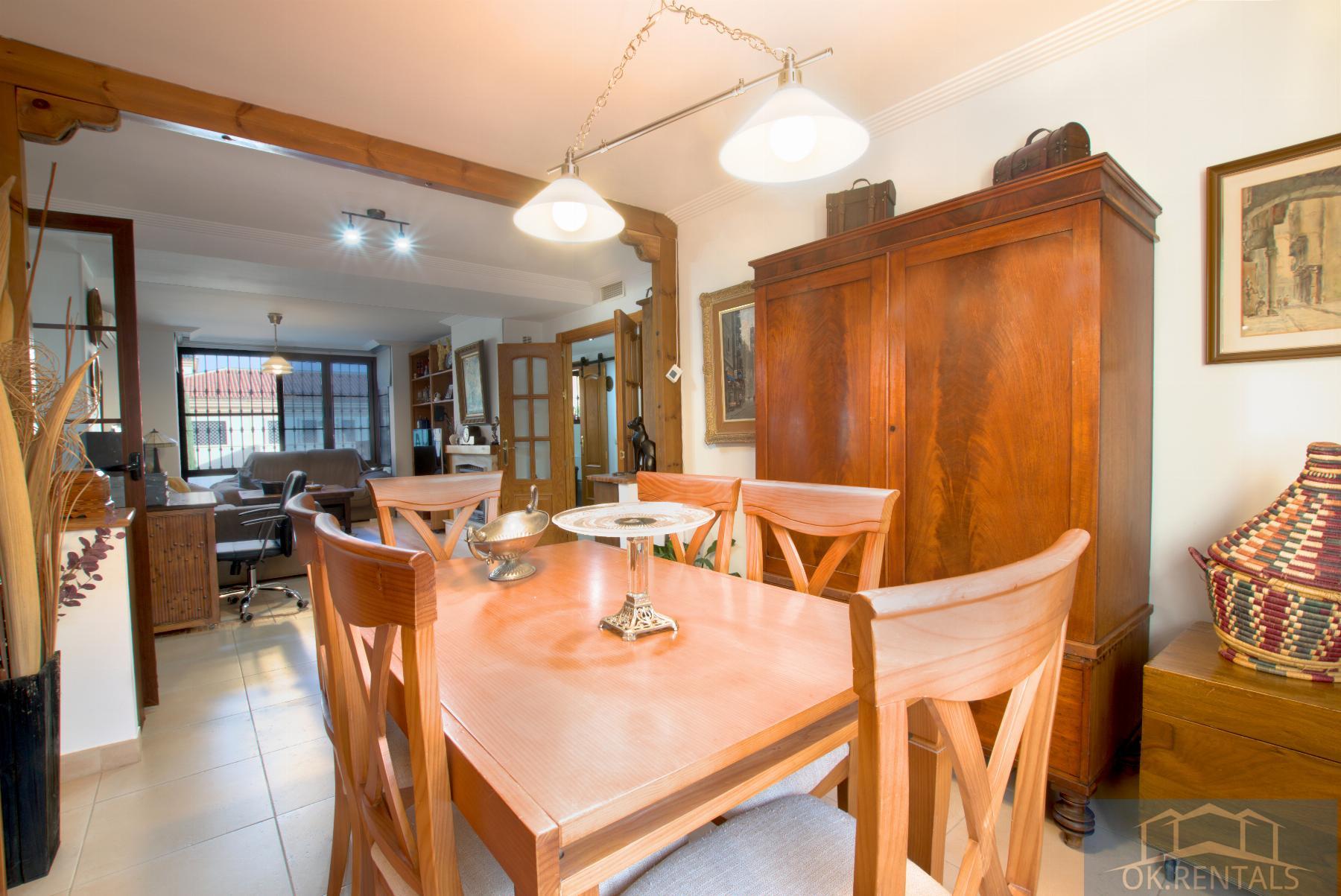 For sale of chalet in Alhaurín de la Torre