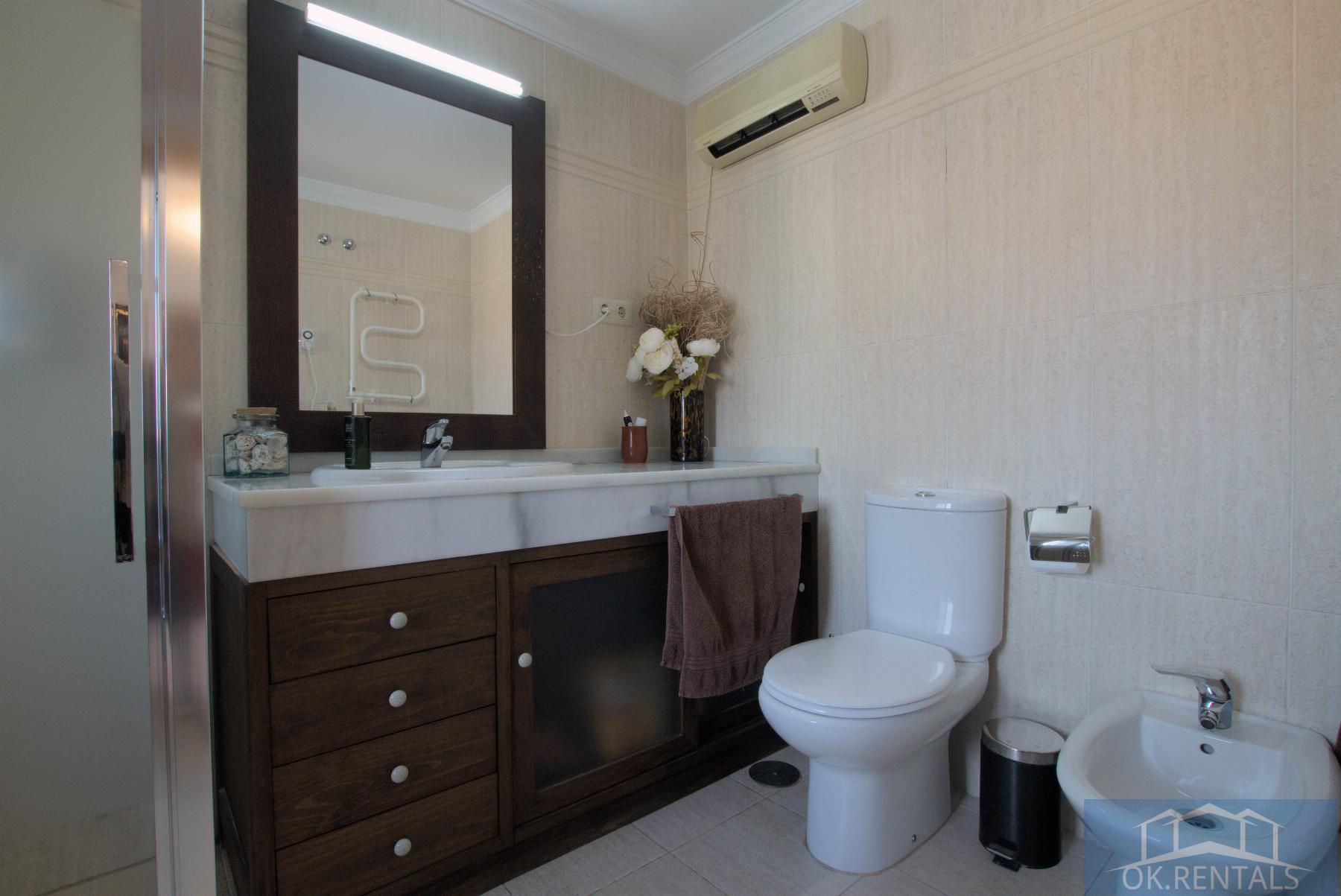 For sale of chalet in Alhaurín de la Torre