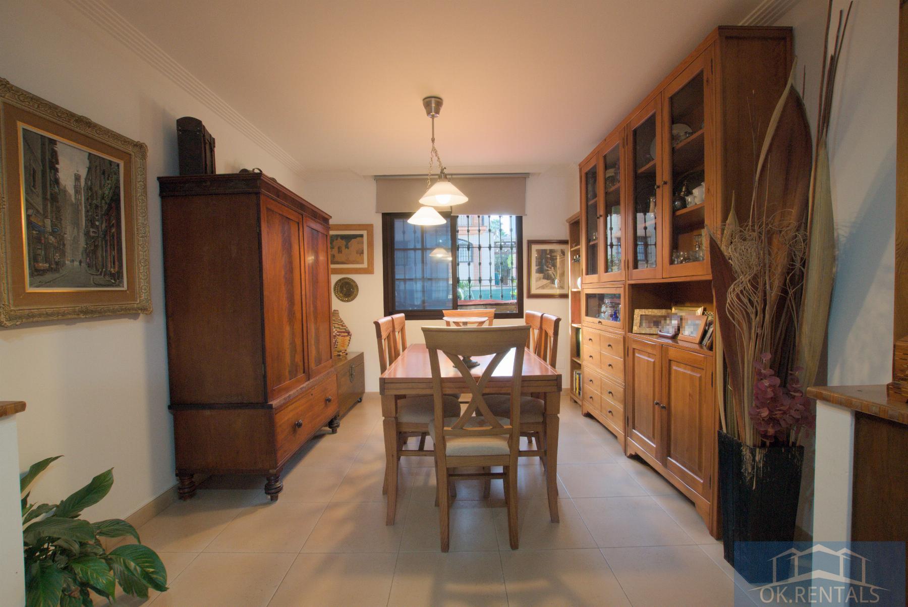 For sale of chalet in Alhaurín de la Torre