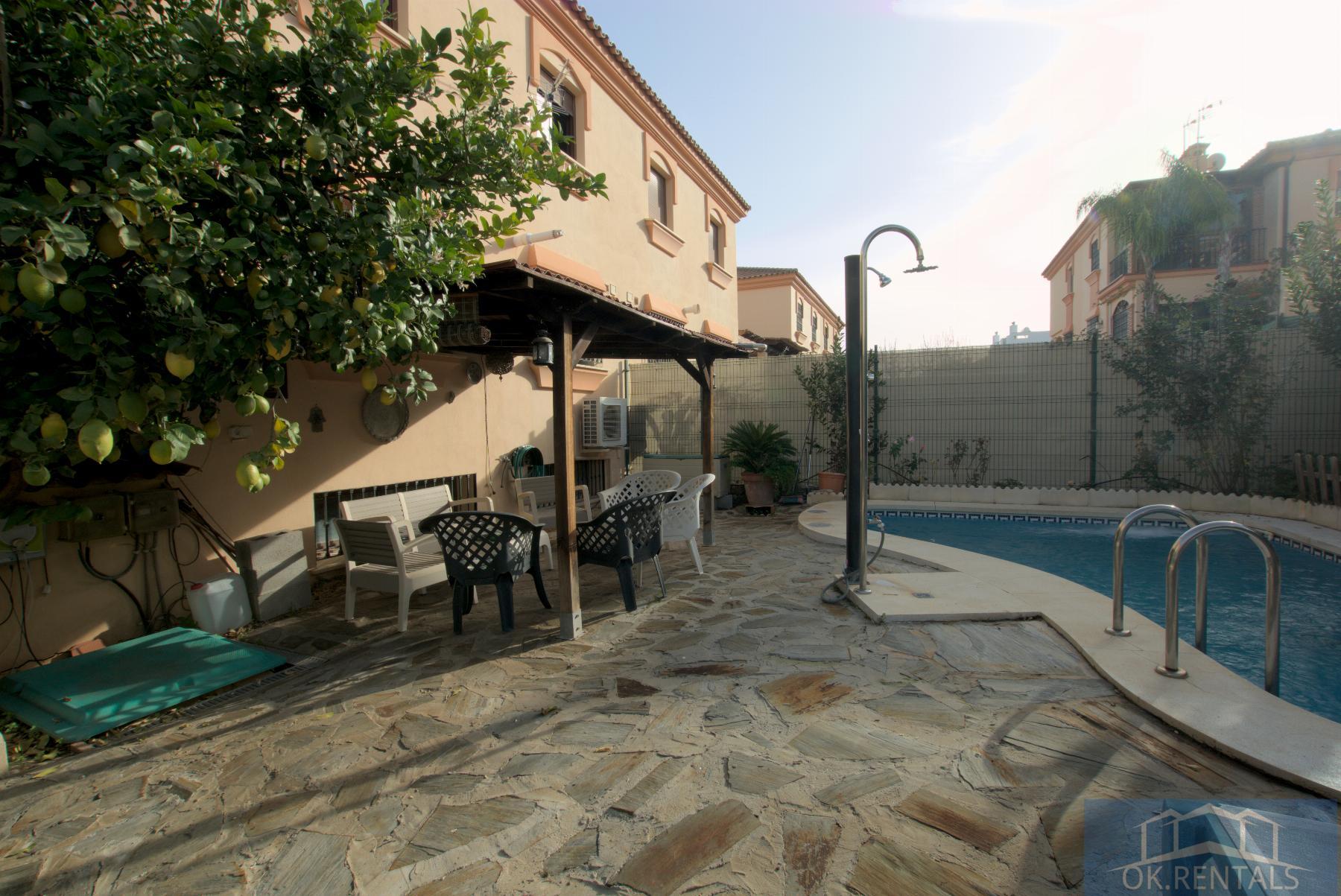 For sale of chalet in Alhaurín de la Torre