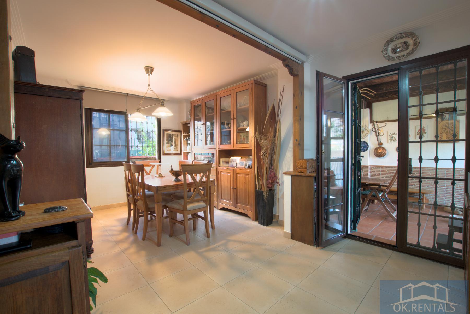 For sale of chalet in Alhaurín de la Torre