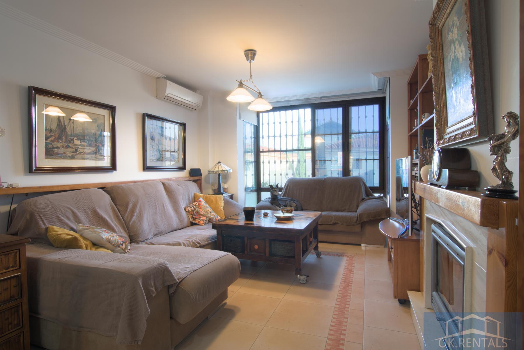 For sale of chalet in Alhaurín de la Torre
