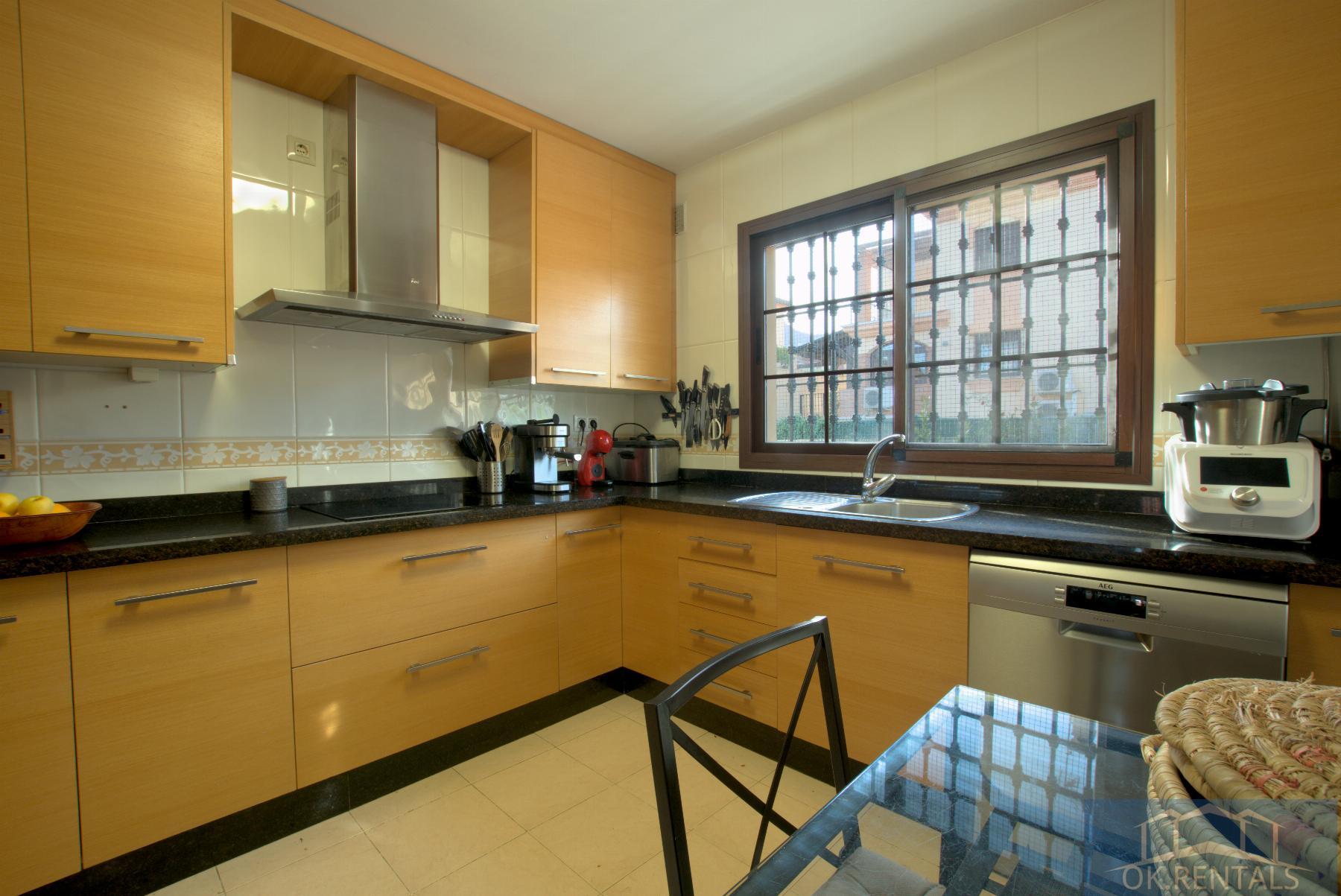 For sale of chalet in Alhaurín de la Torre