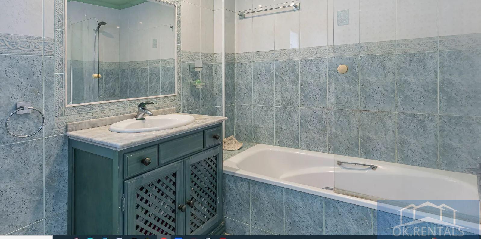 For sale of house in Estepona