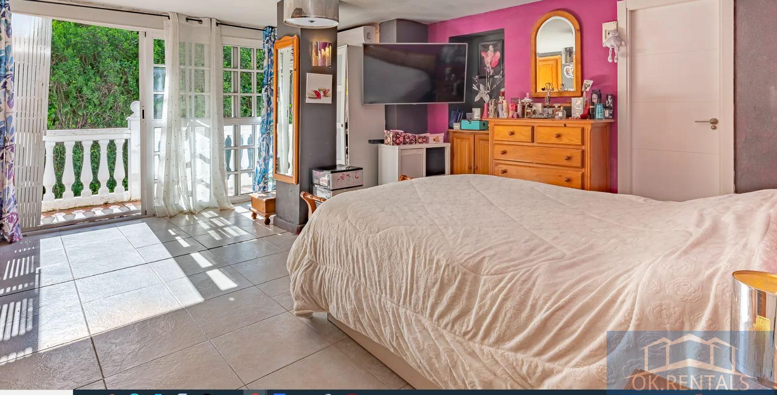 For sale of house in Estepona