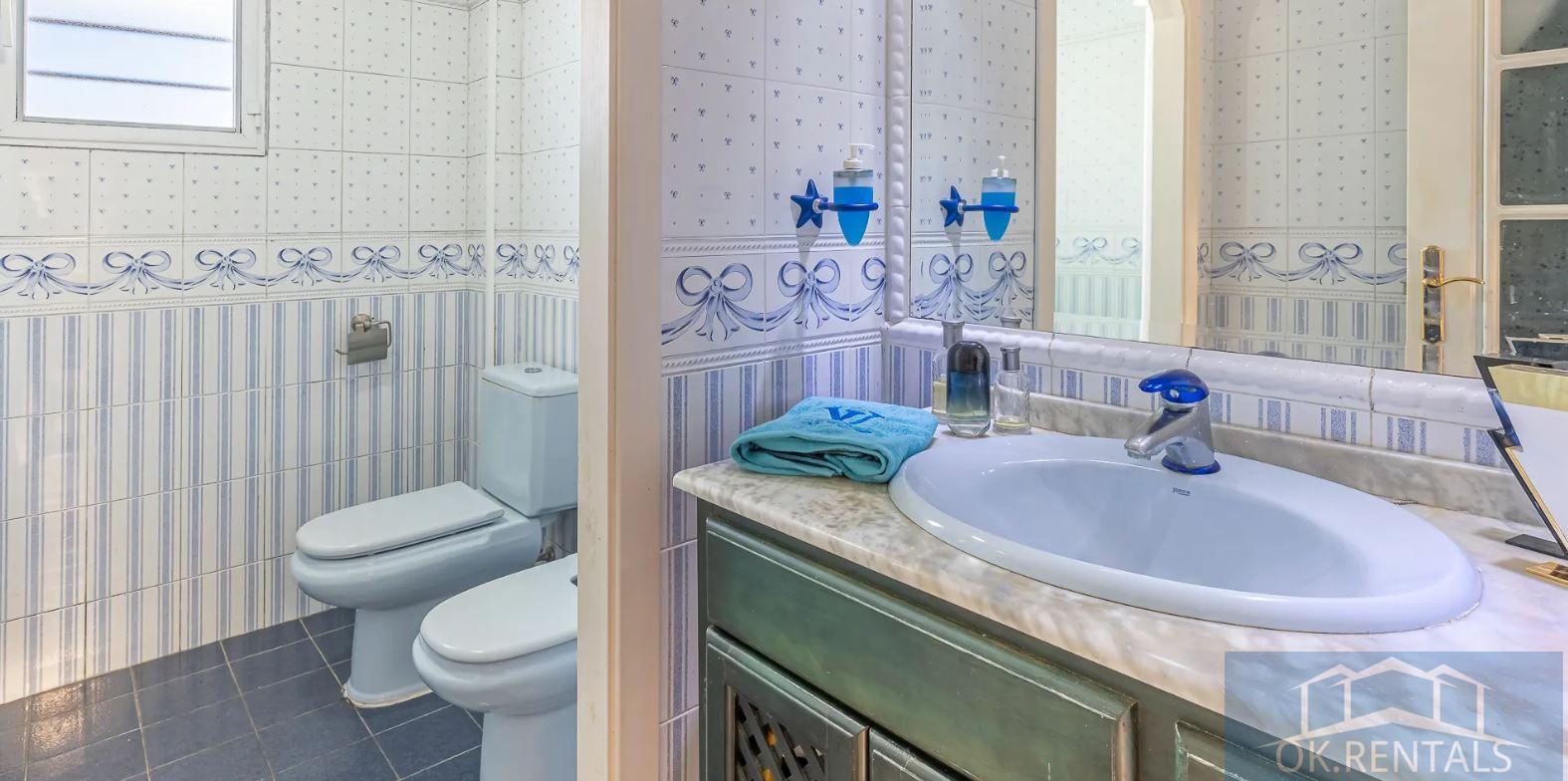 For sale of house in Estepona