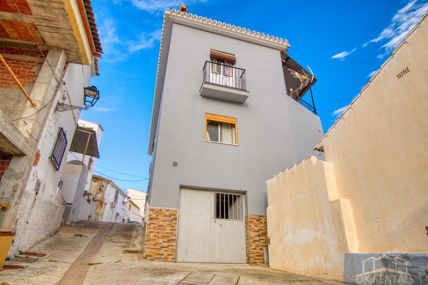 Venta de casa en Benamargosa