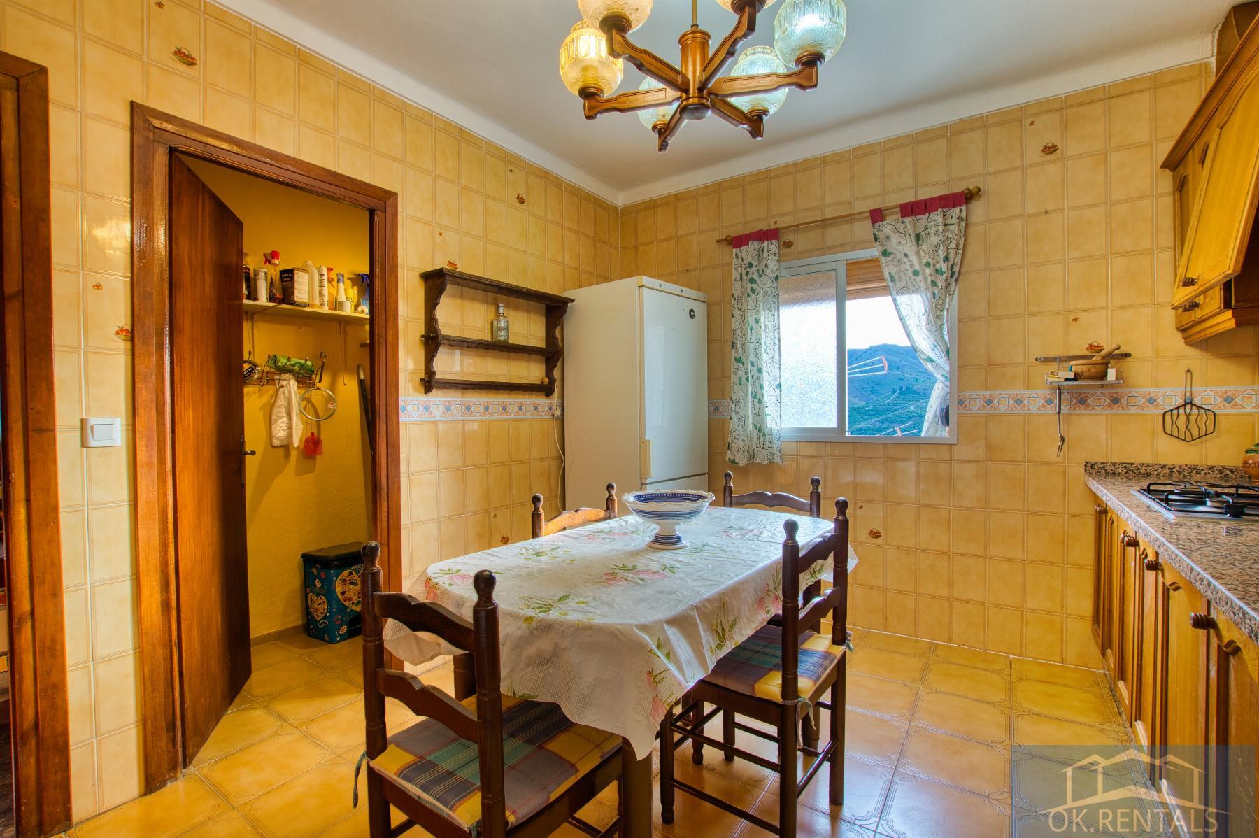 Venta de casa en Benamargosa