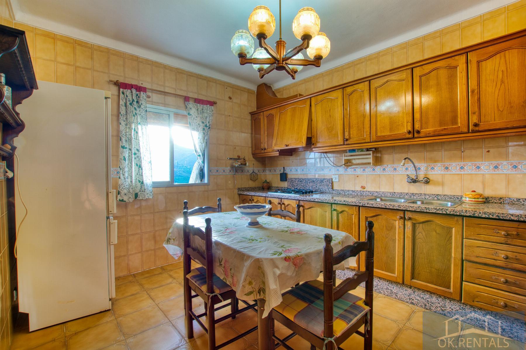Venta de casa en Benamargosa