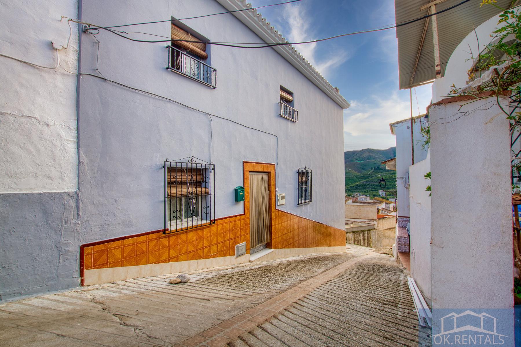 Venta de casa en Benamargosa