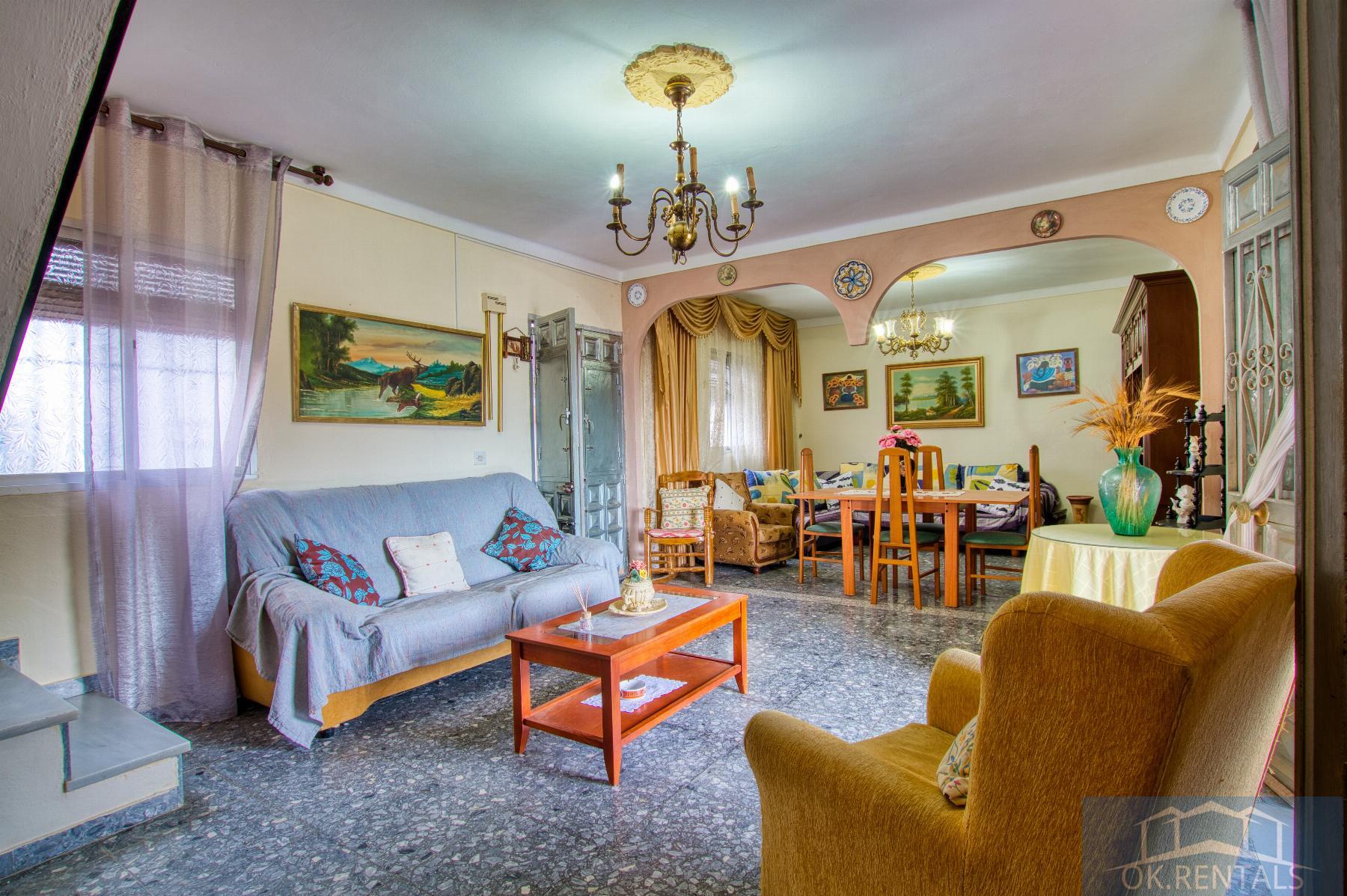 Venta de casa en Benamargosa