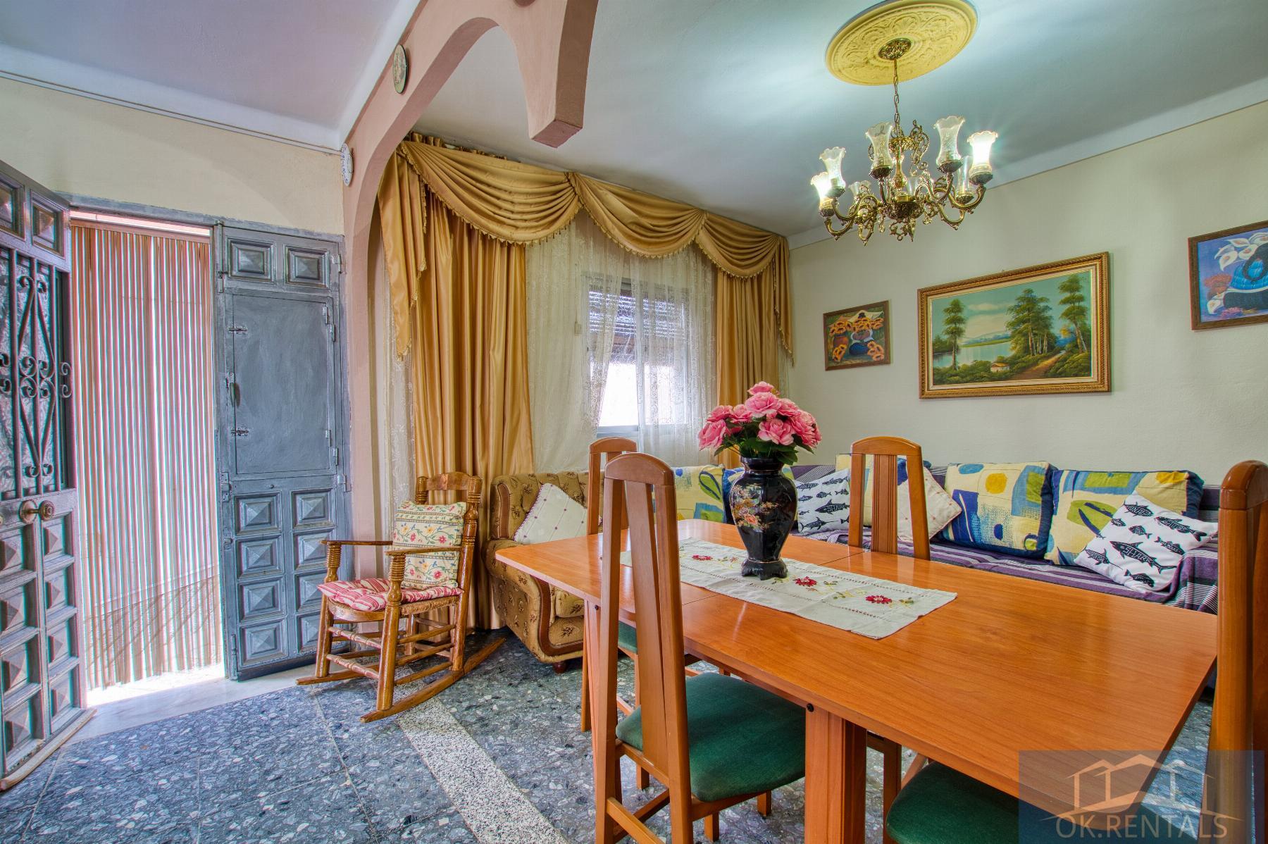 Venta de casa en Benamargosa