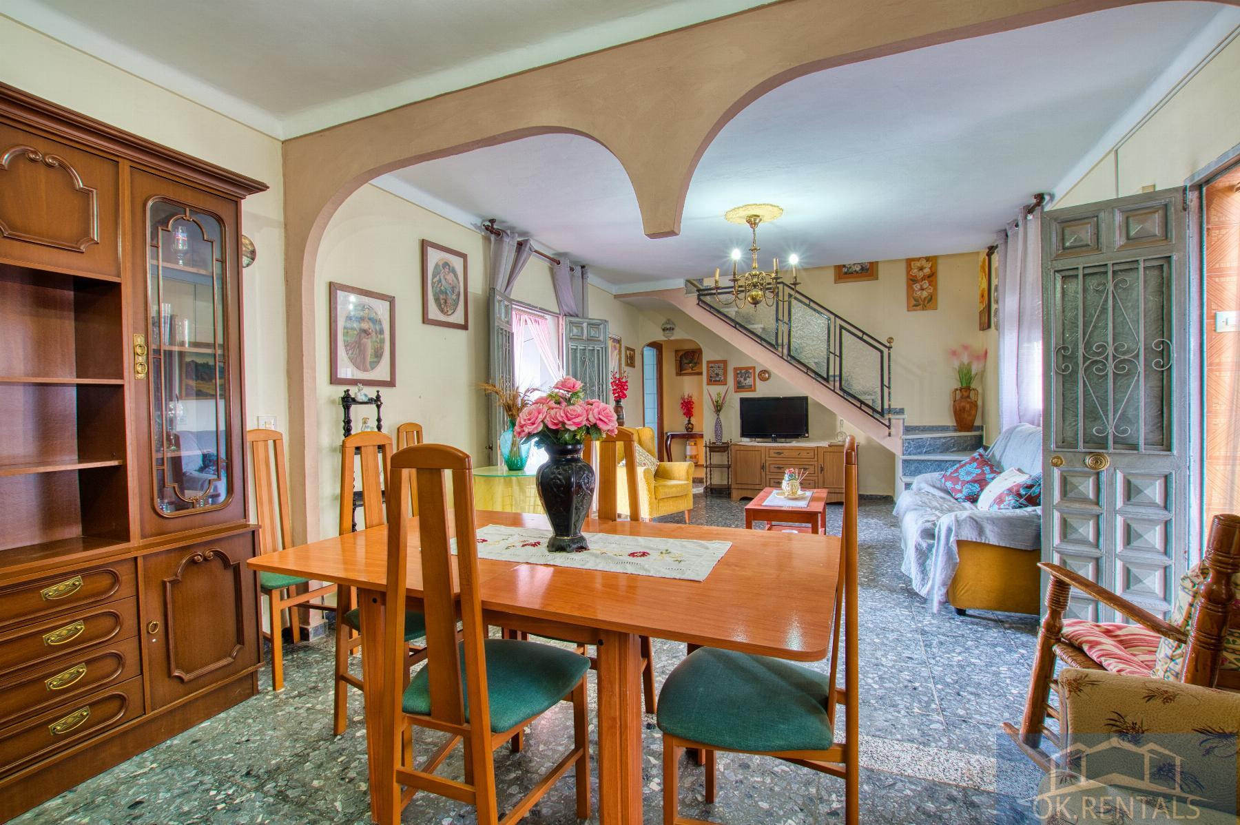 Venta de casa en Benamargosa
