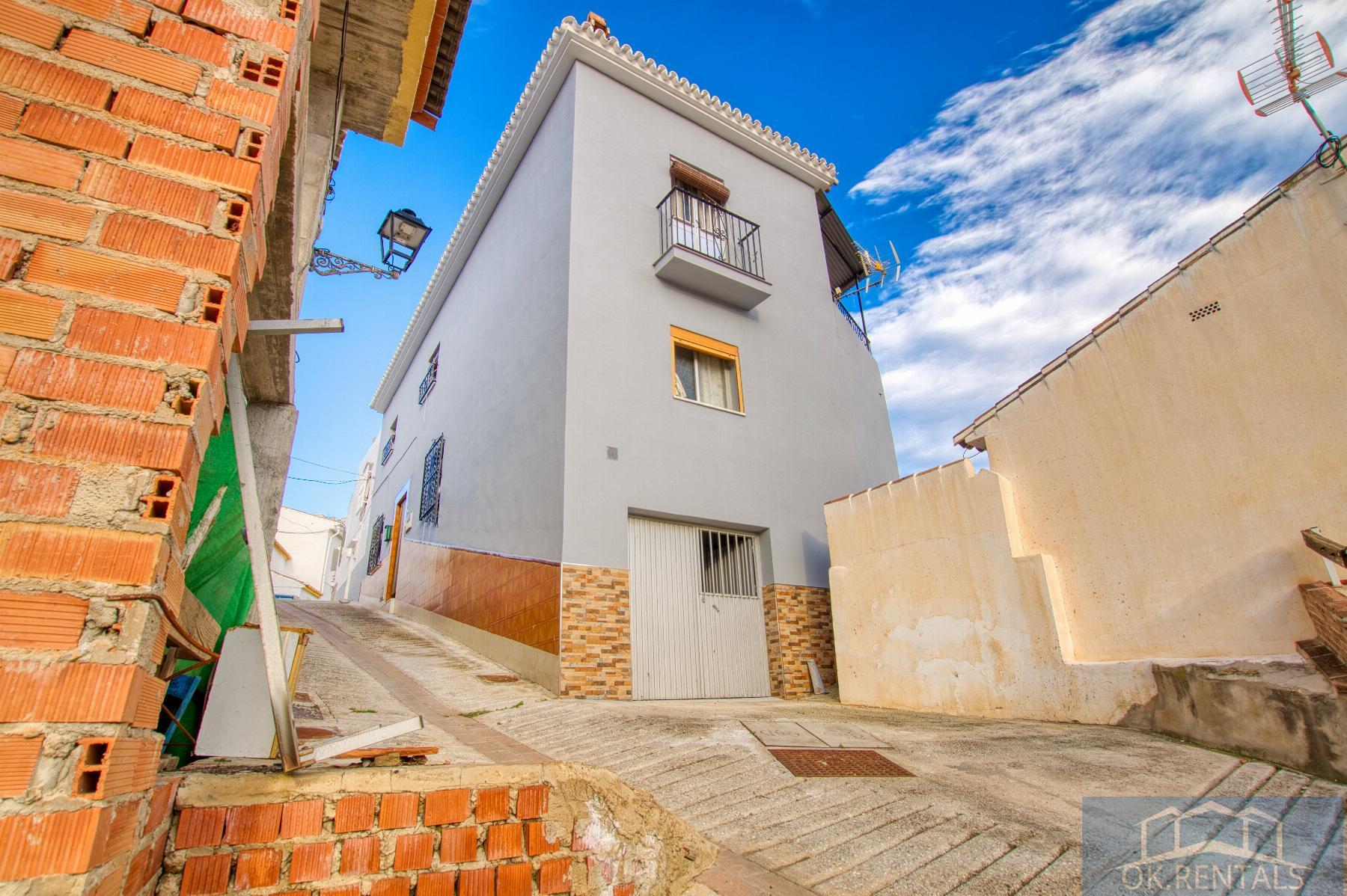 Venta de casa en Benamargosa