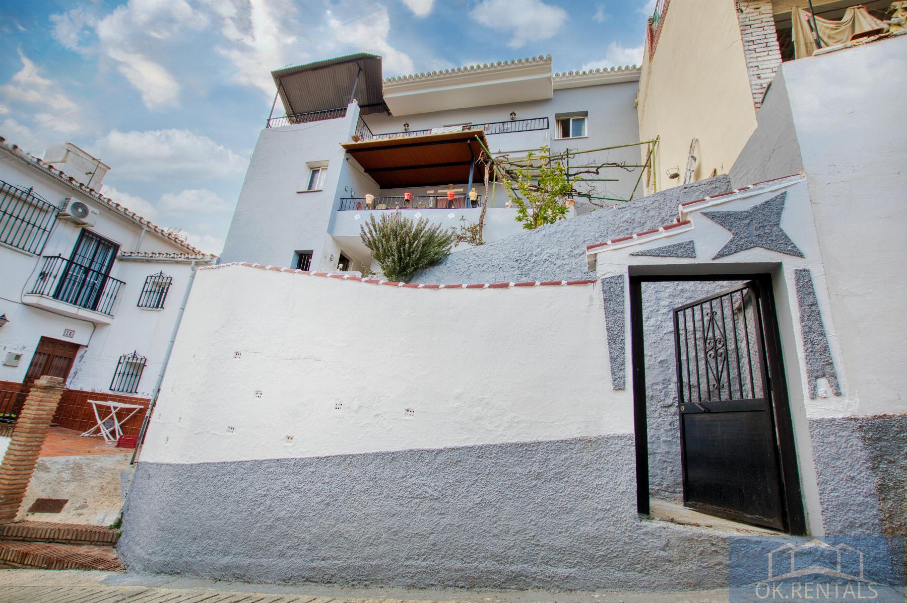 Venta de casa en Benamargosa