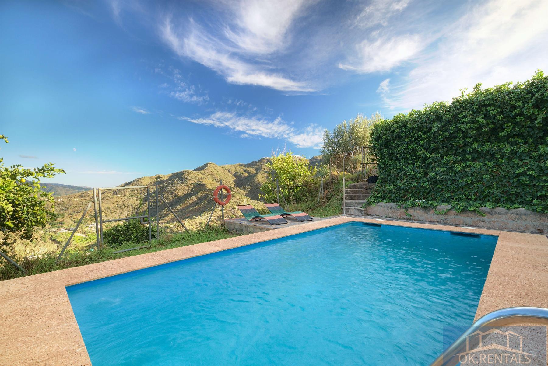 Venta de finca rústica en Comares