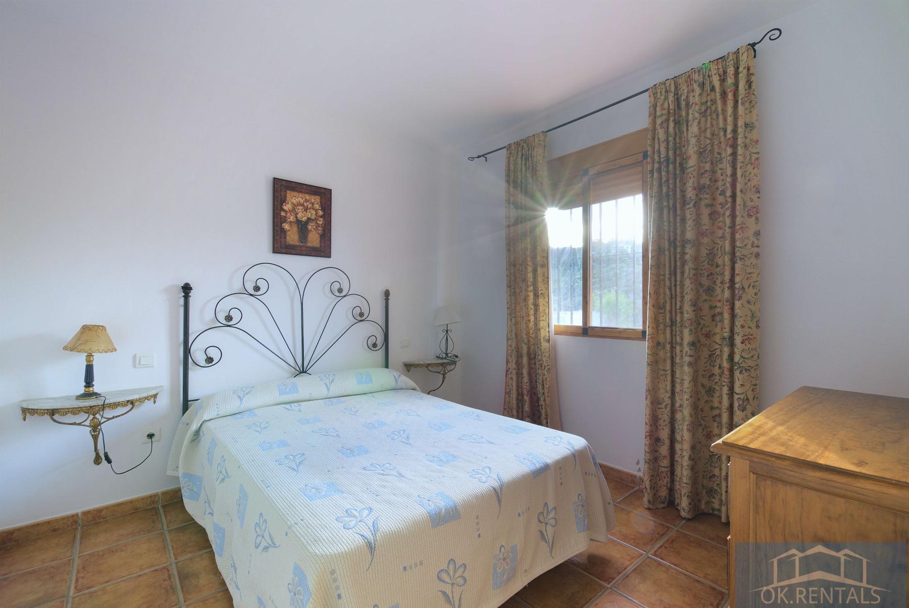 Venta de finca rústica en Comares