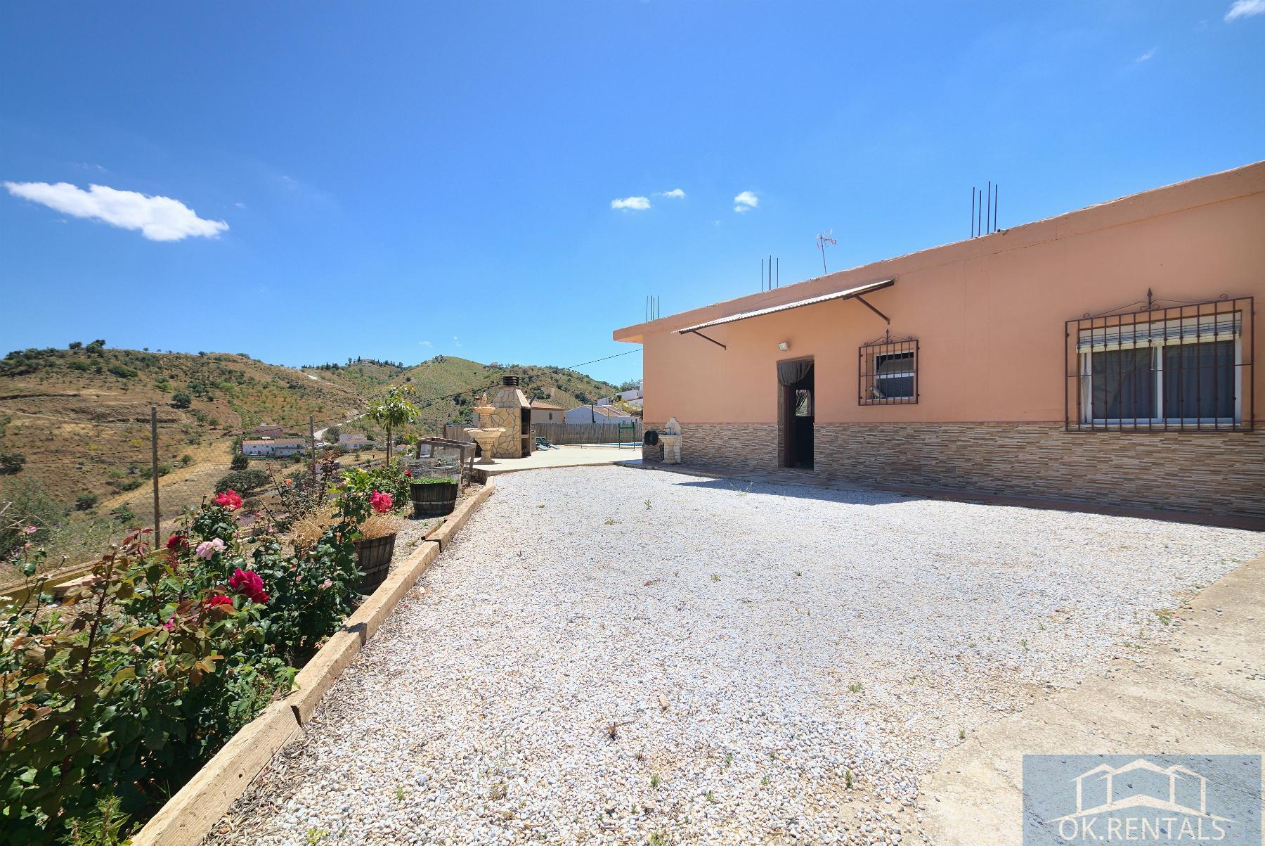 Venta de finca rústica en La Viñuela