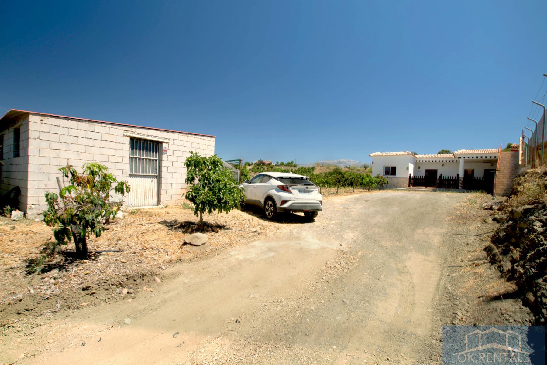 Venta de finca rústica en Almayate Bajo