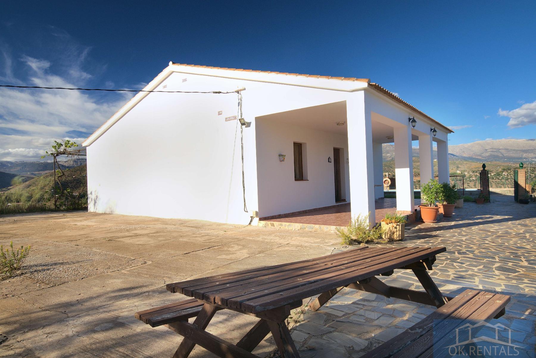 For sale of house in Comares