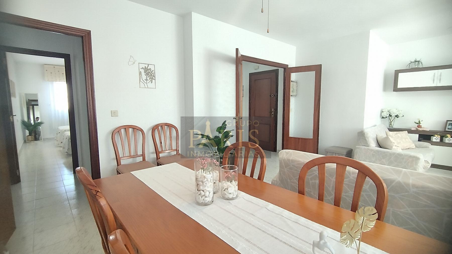 For sale of flat in Los Alcázares