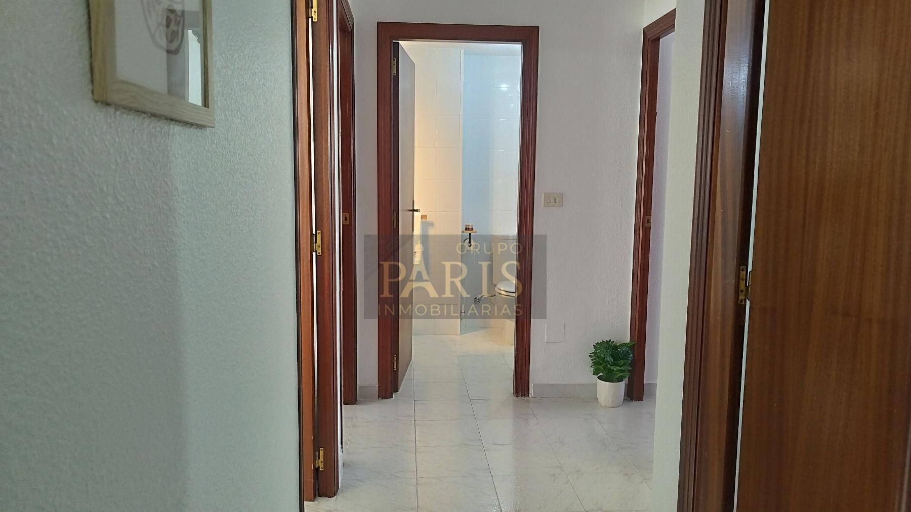 For sale of flat in Los Alcázares