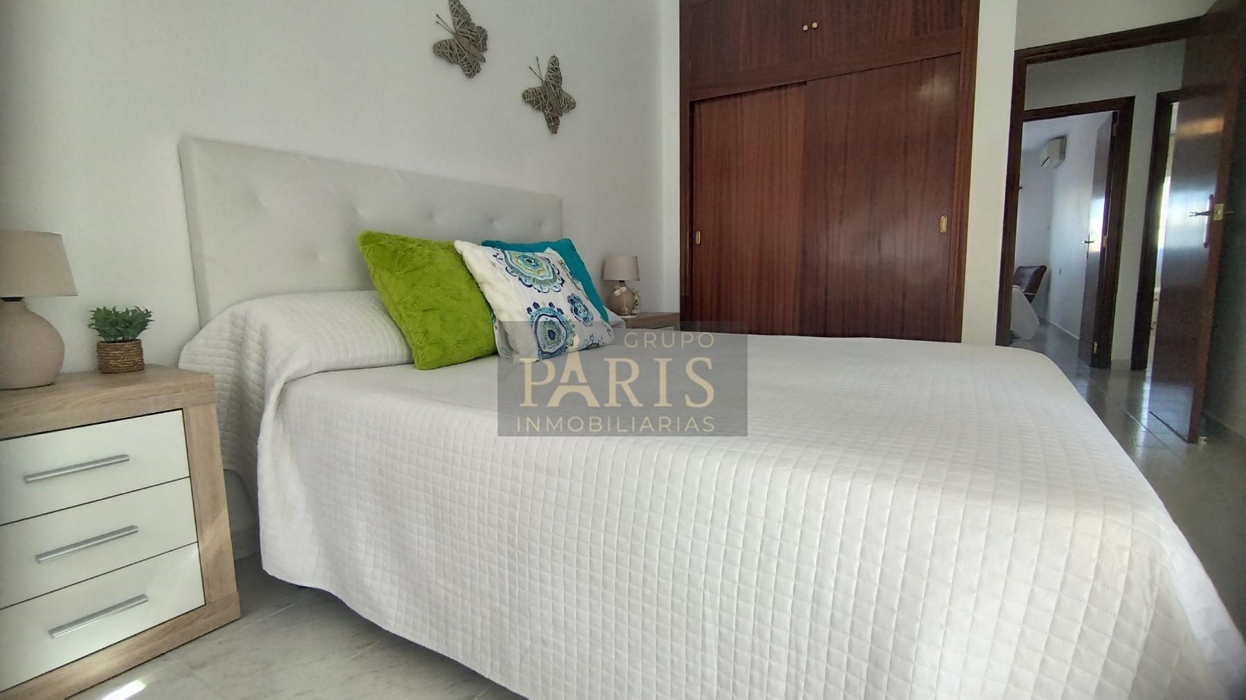 For sale of flat in Los Alcázares