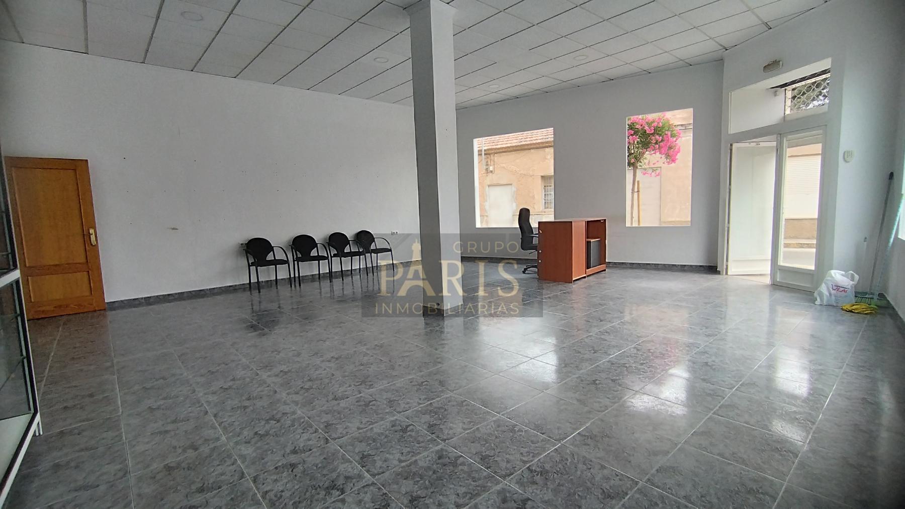 For rent of premises in Torre Pacheco