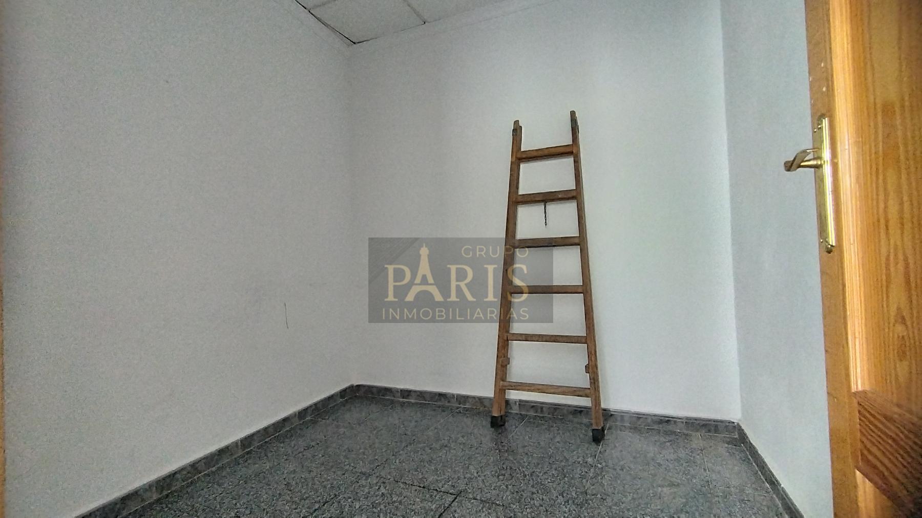 For rent of premises in Torre Pacheco