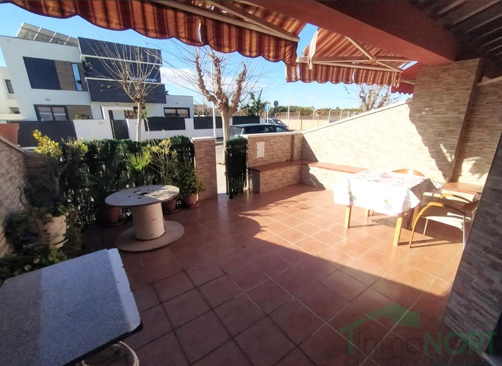 For sale of duplex in Los Alcázares