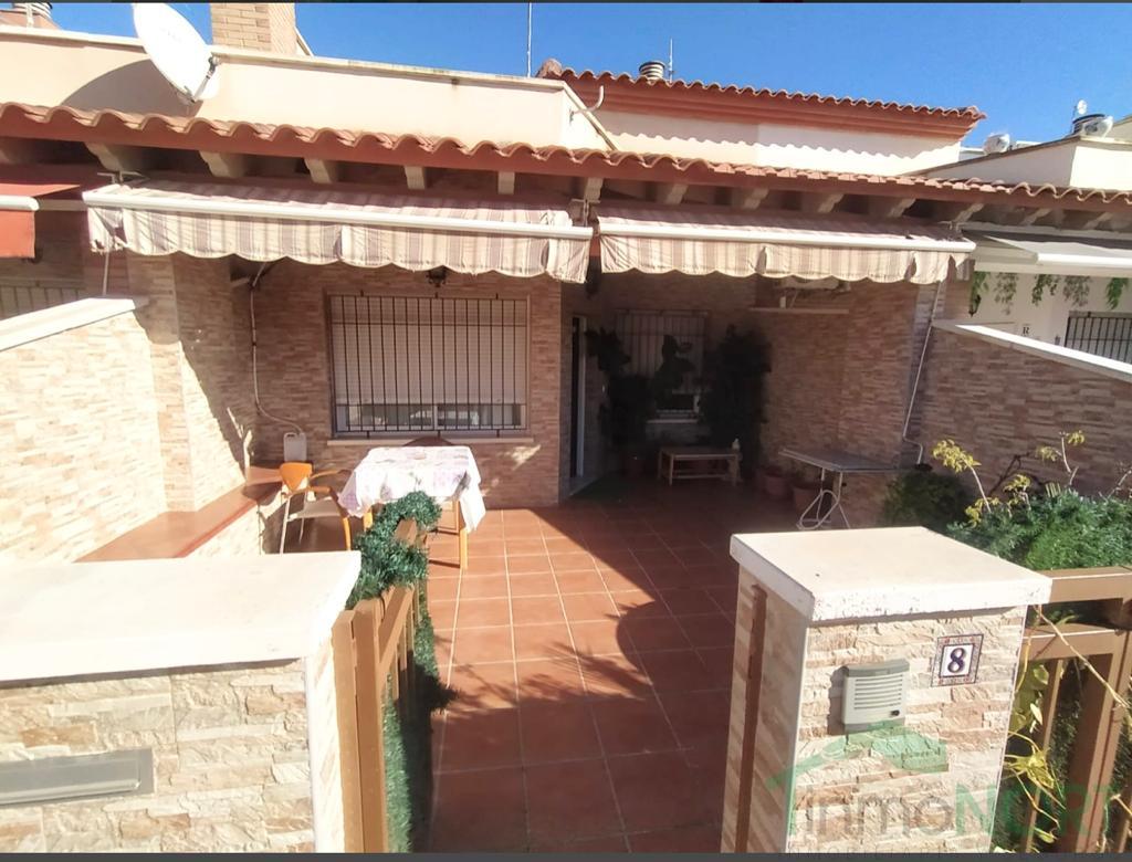 For sale of duplex in Los Alcázares