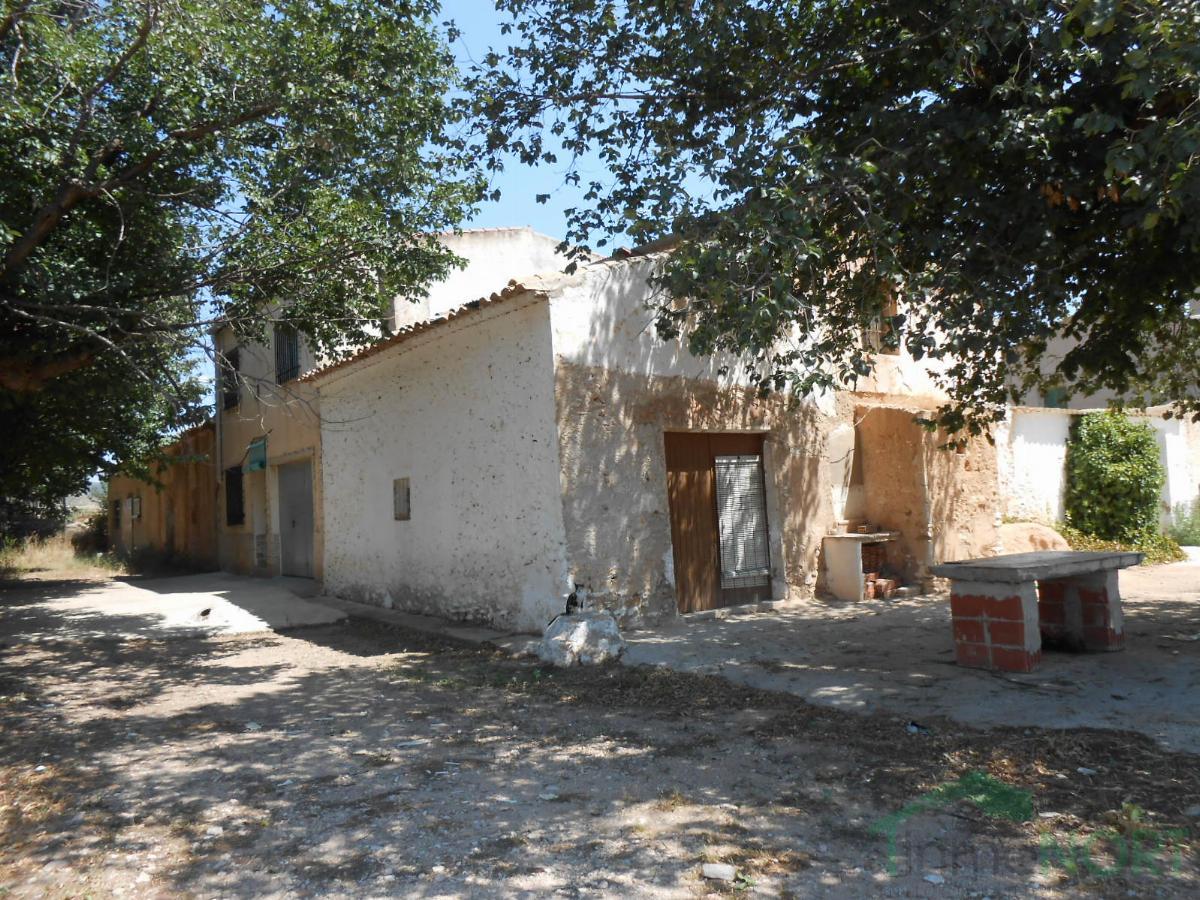 For sale of rural property in Caudete